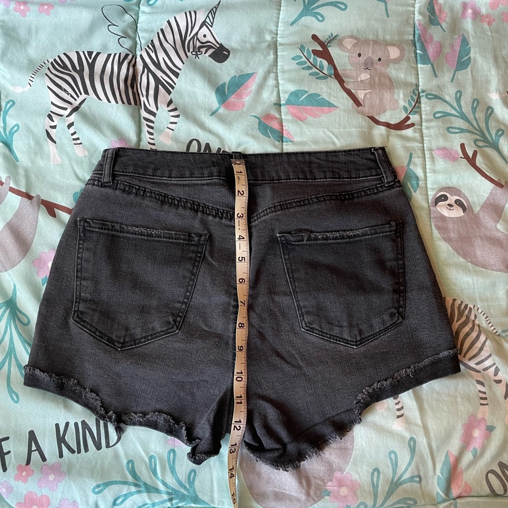 Ripped, black shorts🖤🖤 - Picture 3 of 3